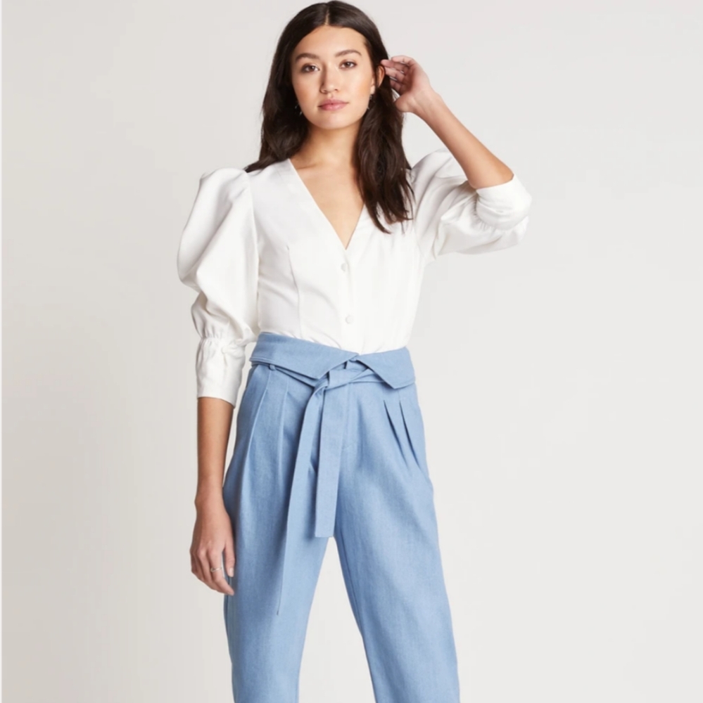 White puff sleeve top